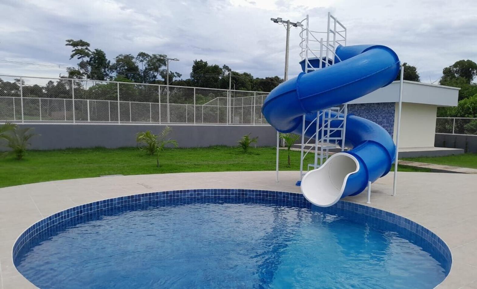 Z0900 – Toboágua Juvenil 13mt Linear - Reforfibra